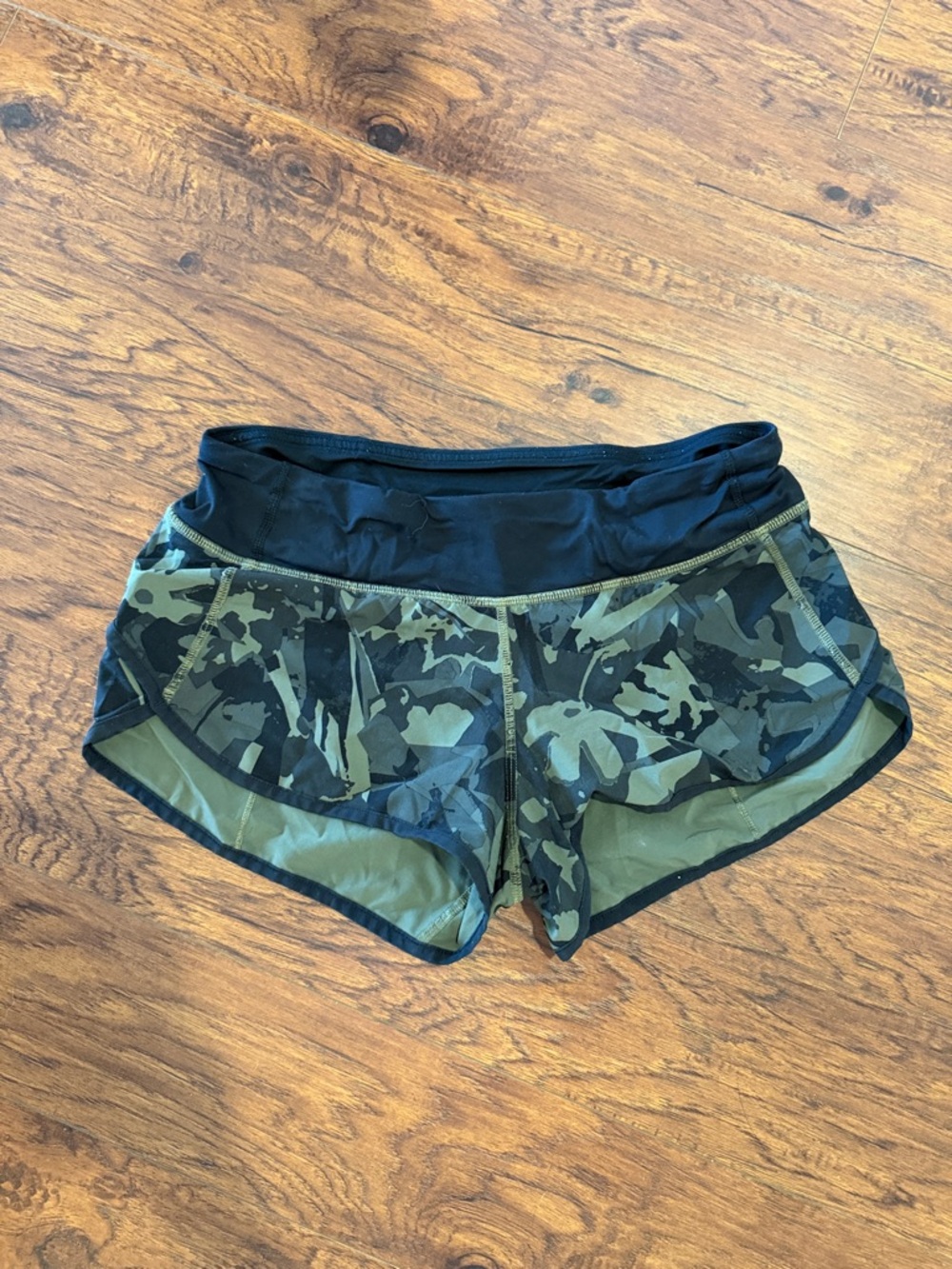 Lulu lemon size 2 Camo Shorts